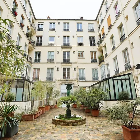 Charming Place Des Vosges Le Marais Paris